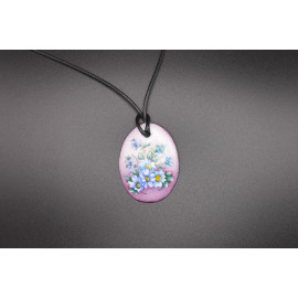 Кулон на шнурке